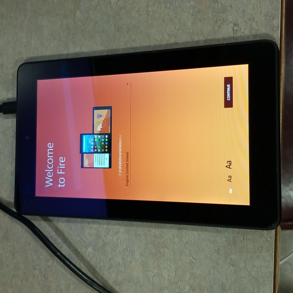 Kindle Fire 7 (2015) with gray case